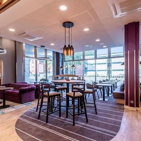 Premier Inn Köln City Süd-3